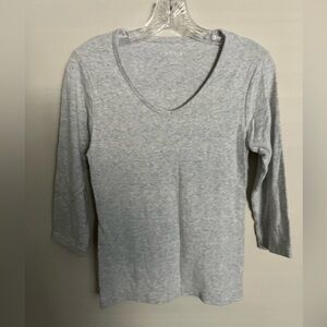 Orvis Women’s Gray V-Neck Top 3/4 Sleeve Soft Cotton Blend Shirt; Size M